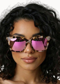 DAX EYEWEAR LYLA SUNGLASSES - HOT PINK