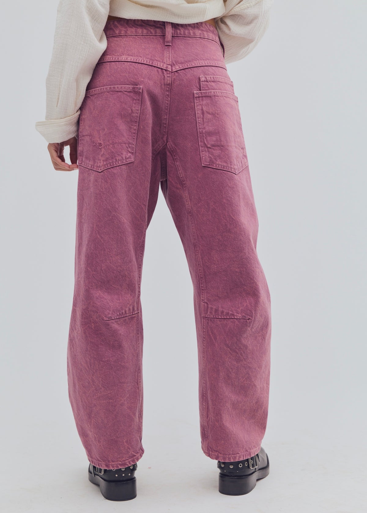 FREE PEOPLE MINIMALIST MOXIE BOYFRIEND BARREL JEANS - CRUSHED BERRY