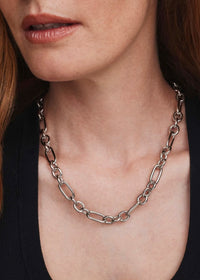 KENDRA SCOTT EMBRY LINK AND CHAIN NECKLACE