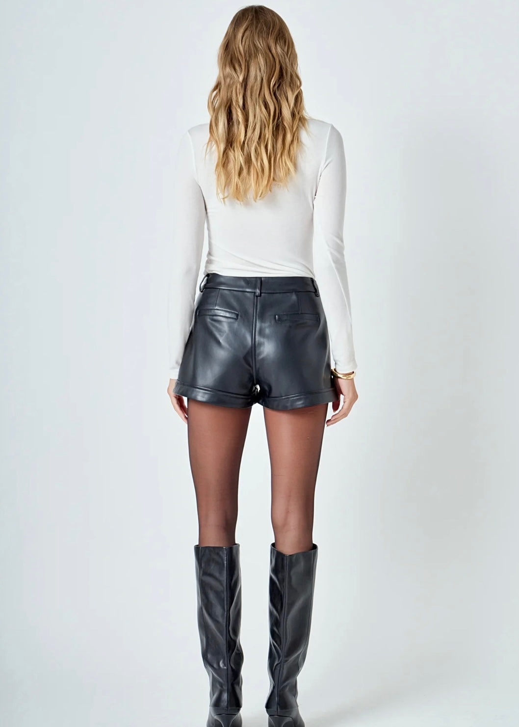 LOOKING FOR YOU LEATHER SHORTS