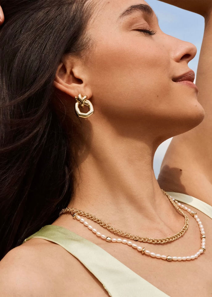 KENDRA SCOTT GABRIELLA PEARL STRAND NECKLACE - GOLD
