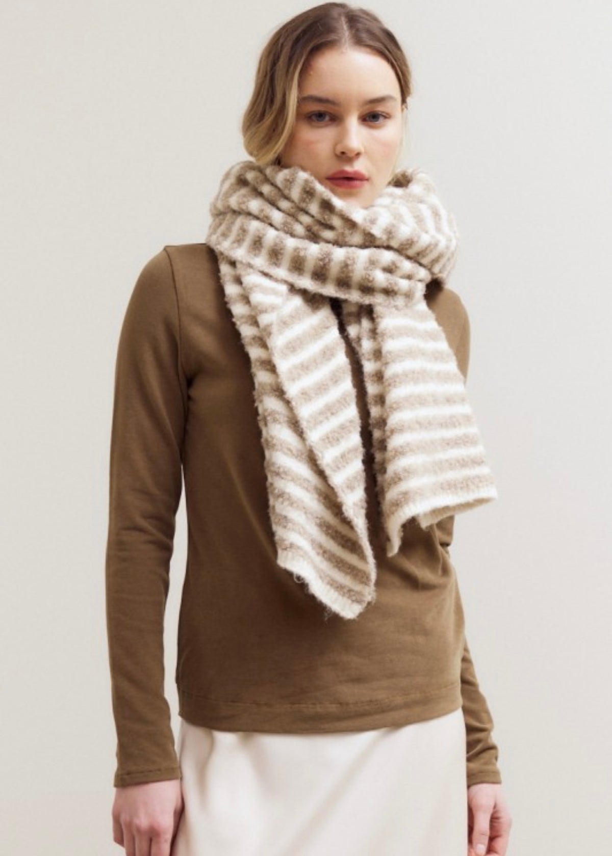 STRIPED KNITTED SCARF
