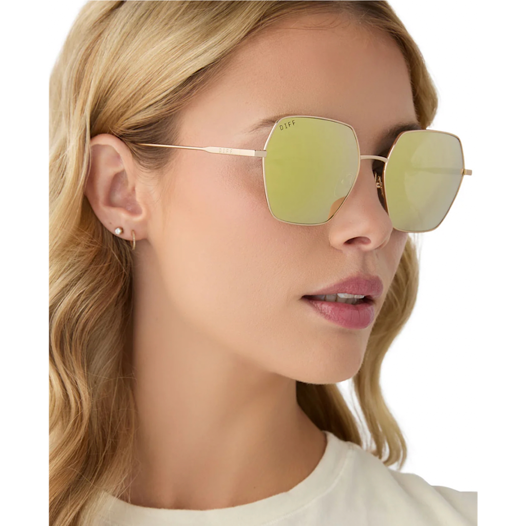 DIFF EYEWEAR HARLOWE - GOLD BRILLIANT GOLD MIRROR SUNGLASSES