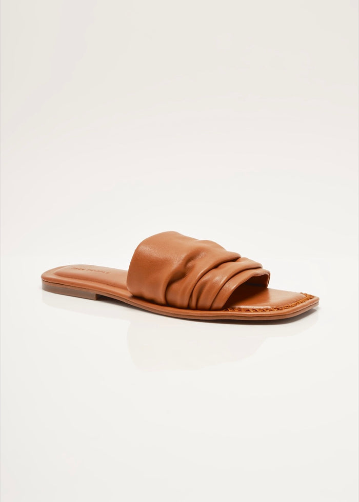 FREE PEOPLE EVELYN SLIP ON SANDALS - LUGGAGE