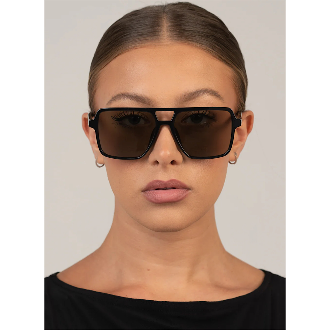 OTRA EYEWEAR ZOYA SUNGLASSES - BLACK/SMOKE