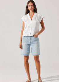 ASTR THE LABEL CALLEN SATIN BUTTON UP TOP - WHITE