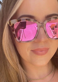 DAX EYEWEAR LYLA SUNGLASSES - HOT PINK