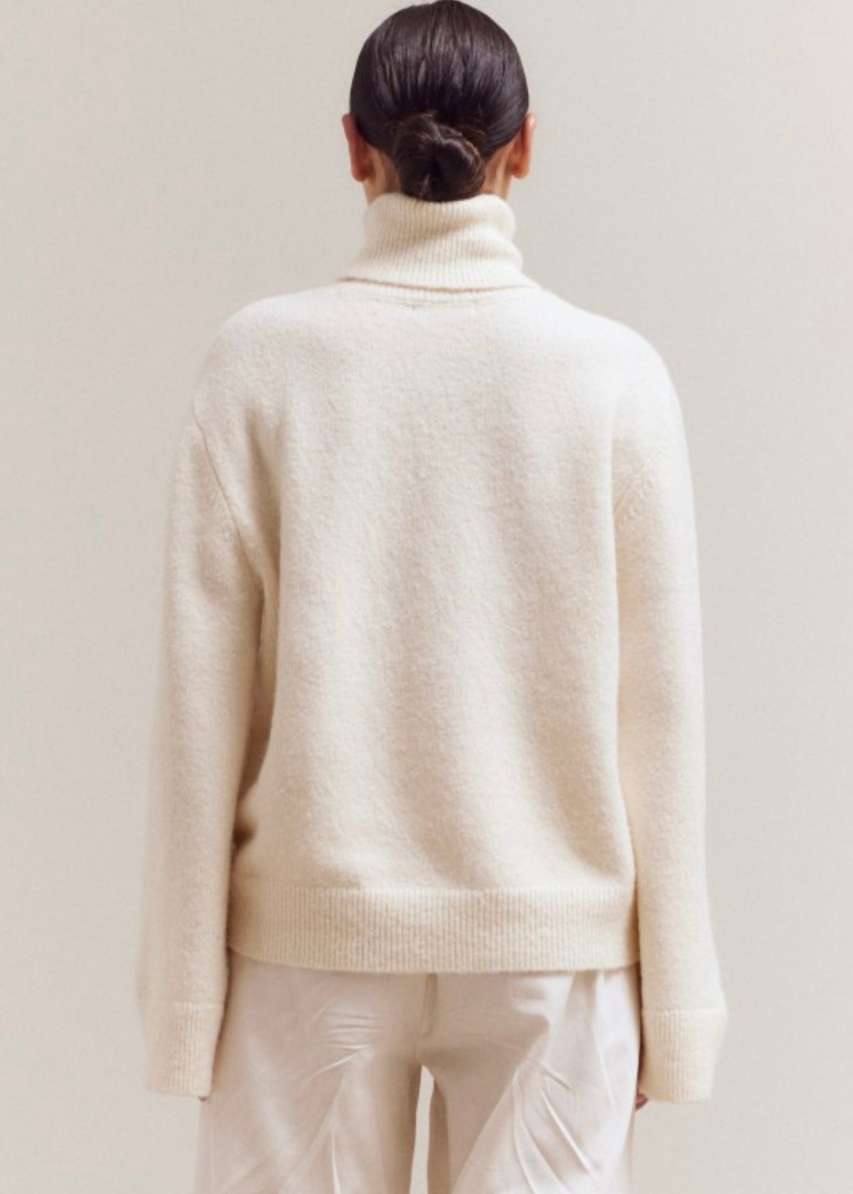 CLOUD 9 TURTLENECK SWEATER