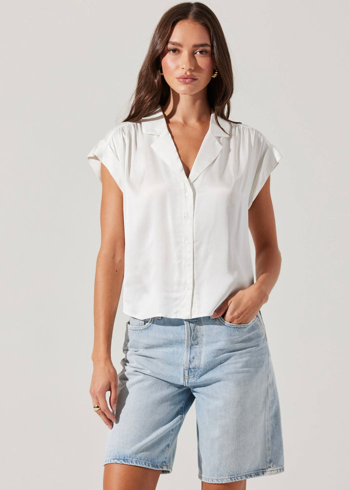 ASTR THE LABEL CALLEN SATIN BUTTON UP TOP - WHITE