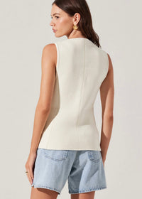 ASTR THE LABEL JAYCE V-NECK SWEATER VEST