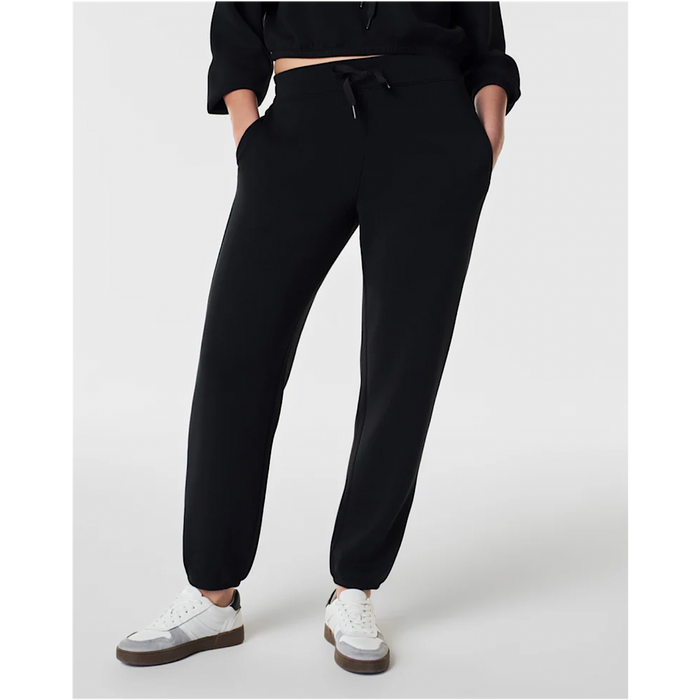 SPANX AIRESSENTIALS JOGGER - VERY BLACK