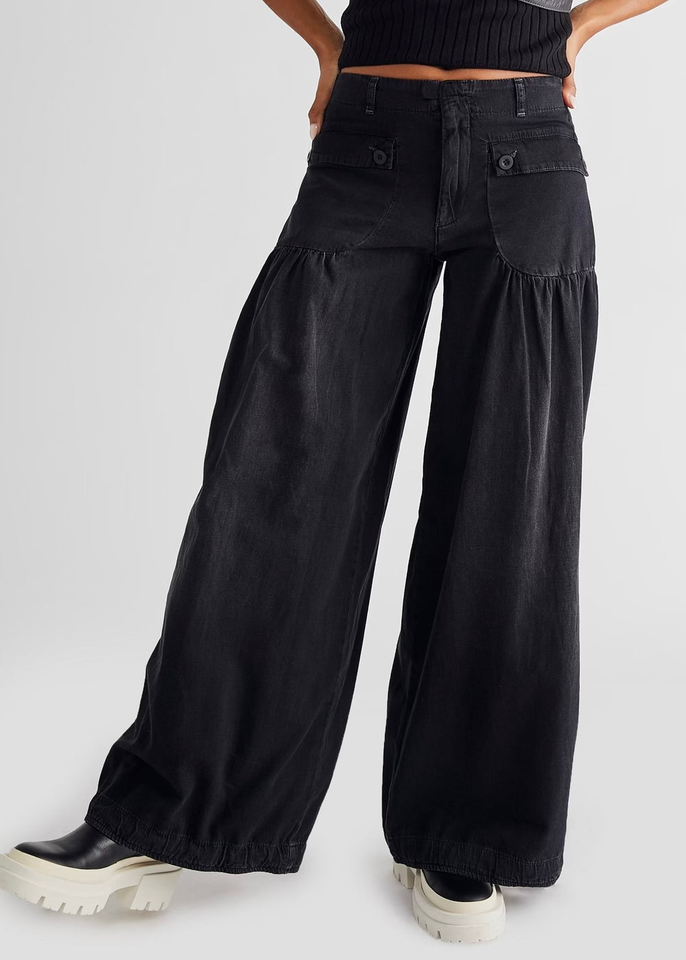 FREE PEOPLE LOTUS BALLOON JEANS - SMOKESHOW