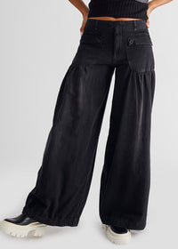 FREE PEOPLE LOTUS BALLOON JEANS - SMOKESHOW