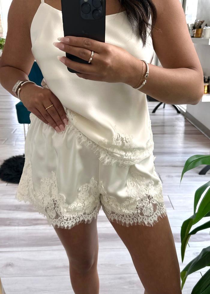THE SIENNA LACE TRIM SHORTS