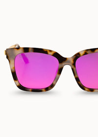 DAX EYEWEAR LYLA SUNGLASSES - HOT PINK