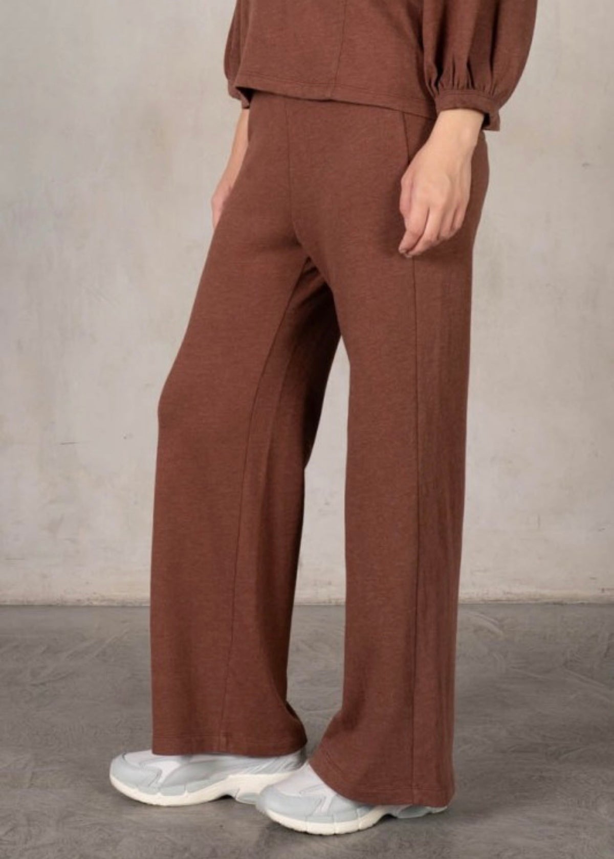 THE FINLEY SWEATPANTS - BROWN