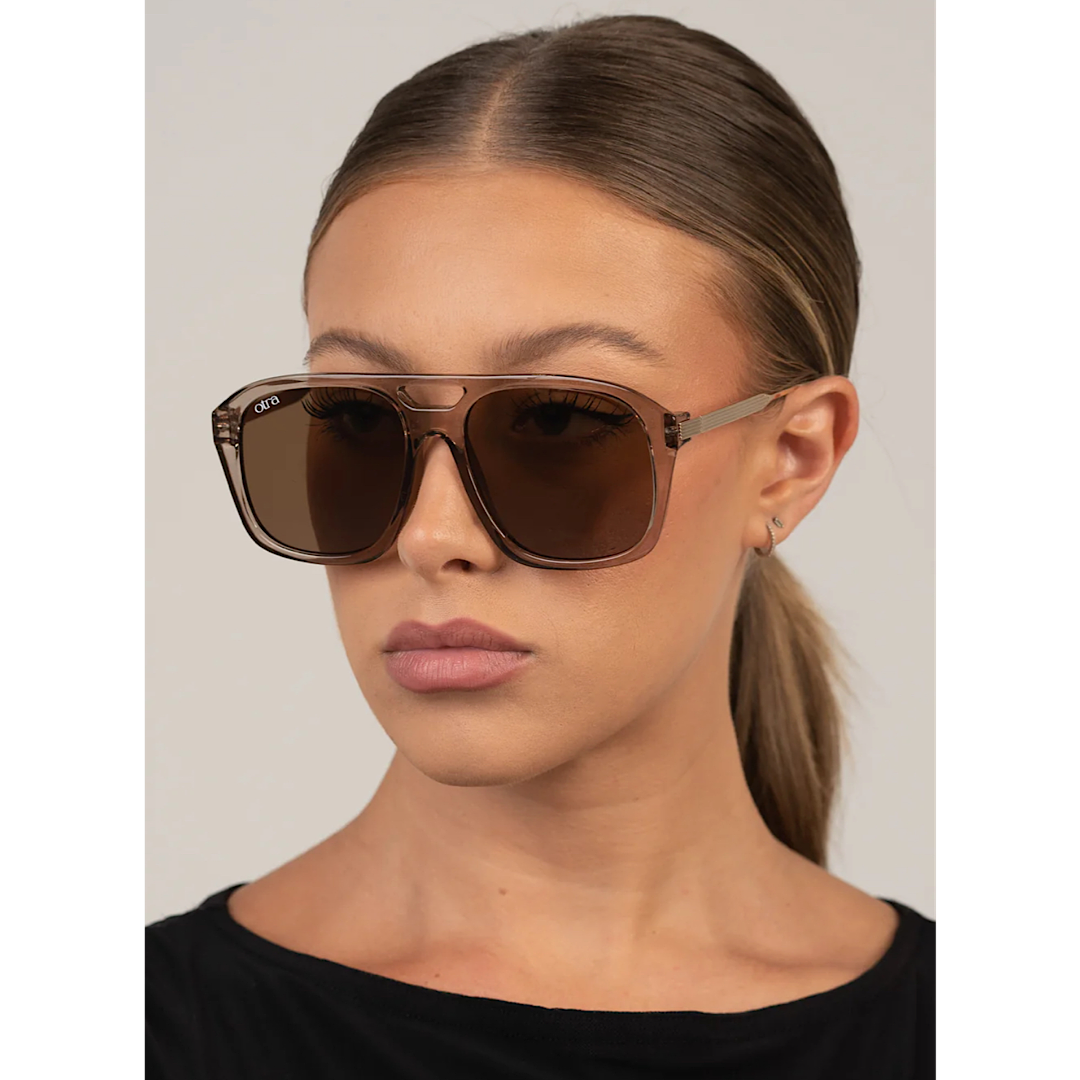 OTRA EYEWEAR REINA SUNGLASSES - TRANSPARENT OLIVE/BROWN