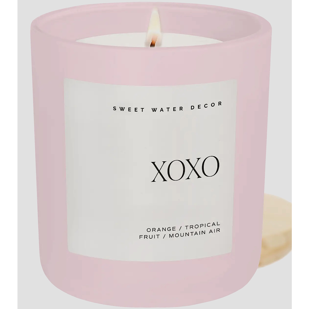 XOXO 15 OZ SOY CANDLE