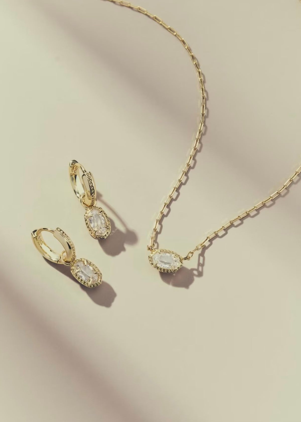 KENDRA SCOTT MINI ELLIE LUXE HUGGIE EARRINGS