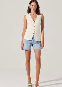 ASTR THE LABEL JAYCE V-NECK SWEATER VEST