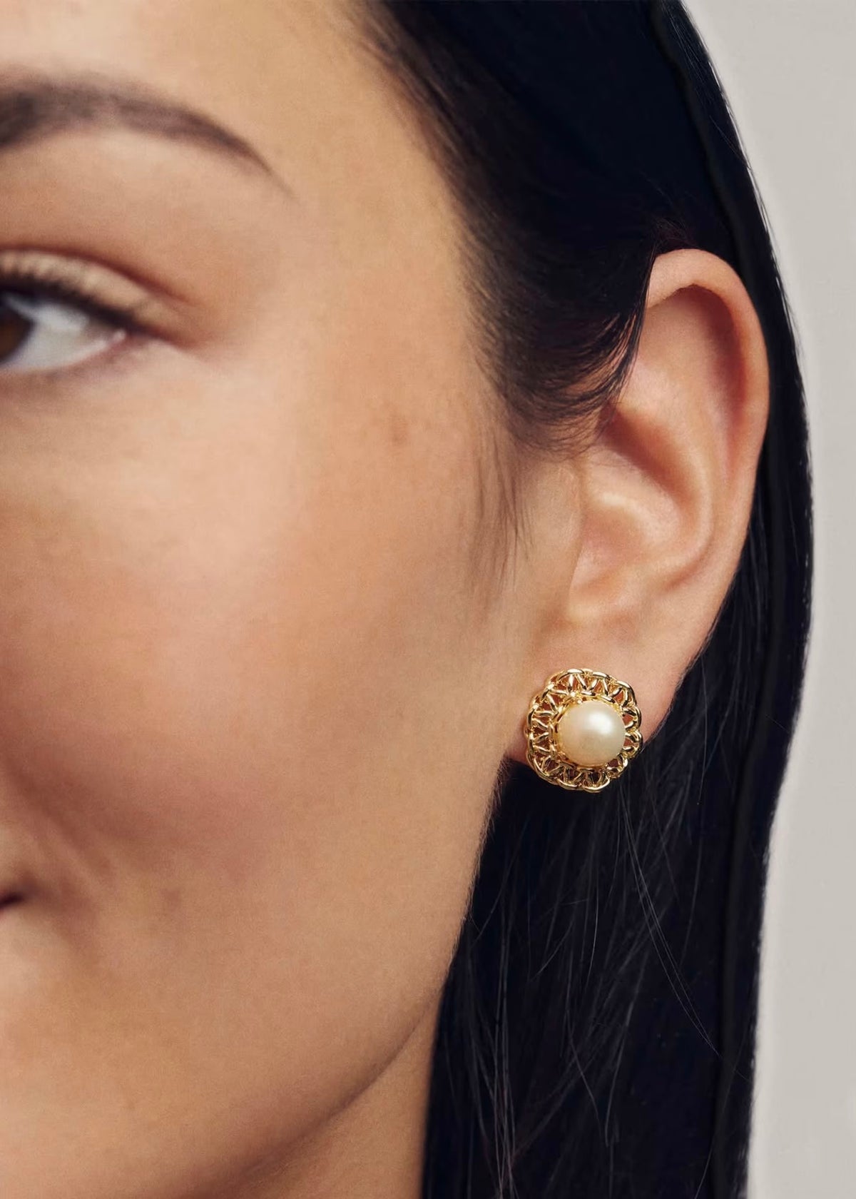 KENDRA SCOTT GABRIELLA PEARL STUD EARRINGS - GOLD