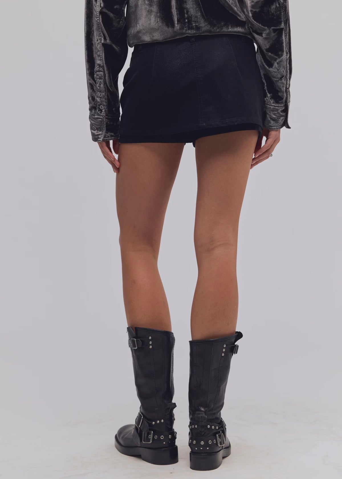 FREE PEOPLE GALLIVANTING VEGAN SUEDE PEEKABOO SKORT - BLACK