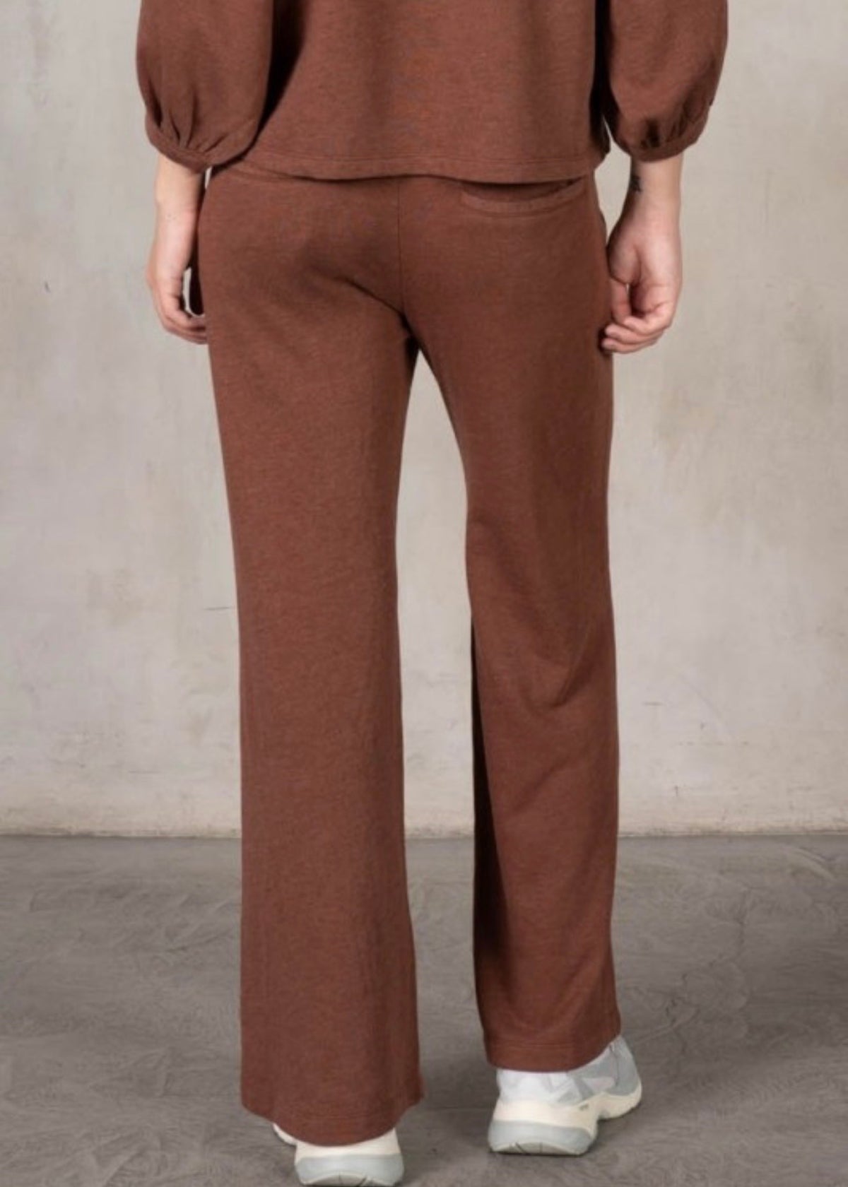 THE FINLEY SWEATPANTS - BROWN