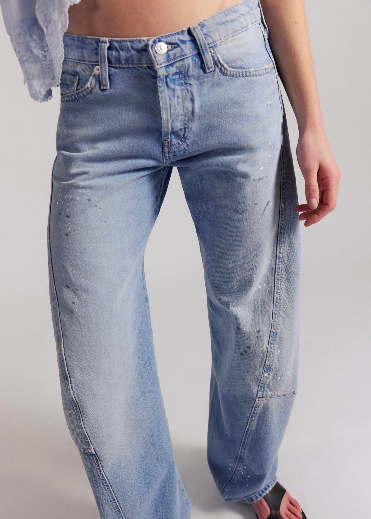 FREE PEOPLE FABLE LOW-RISE TWISTED BOWED JEANS