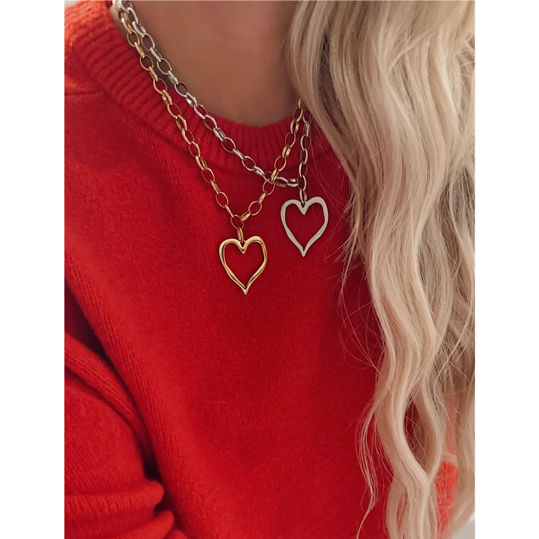 THE CARRIE HEART NECKLACE