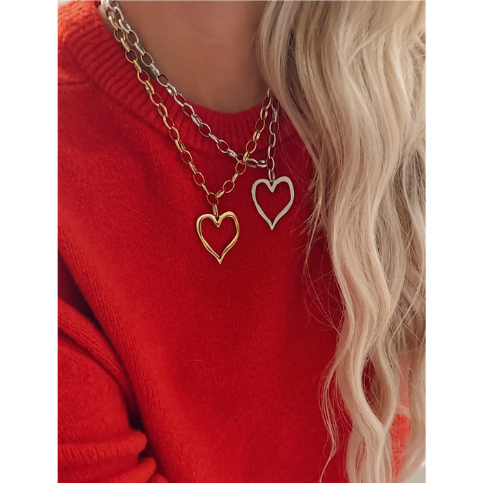 THE CARRIE HEART NECKLACE