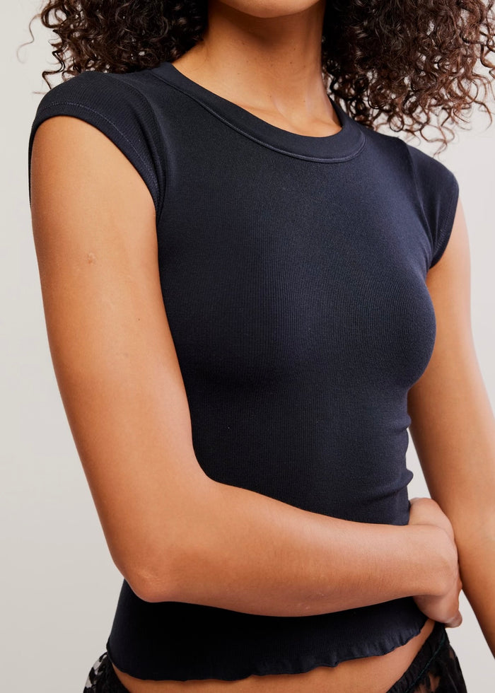 FREE PEOPLE SO SOFT SEAMLESS BABY TEE - BLACK
