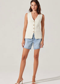 ASTR THE LABEL JAYCE V-NECK SWEATER VEST