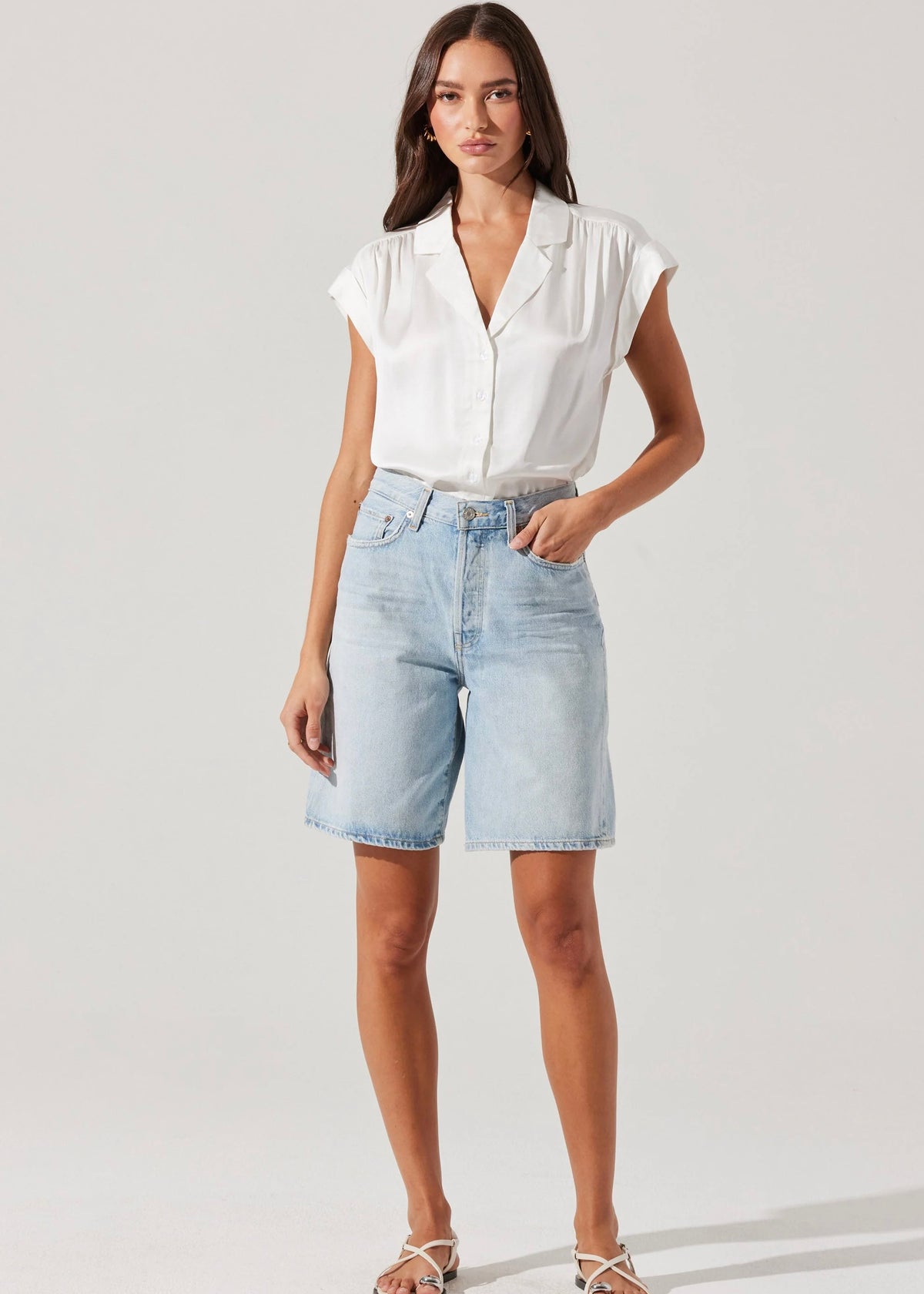 ASTR THE LABEL CALLEN SATIN BUTTON UP TOP - WHITE