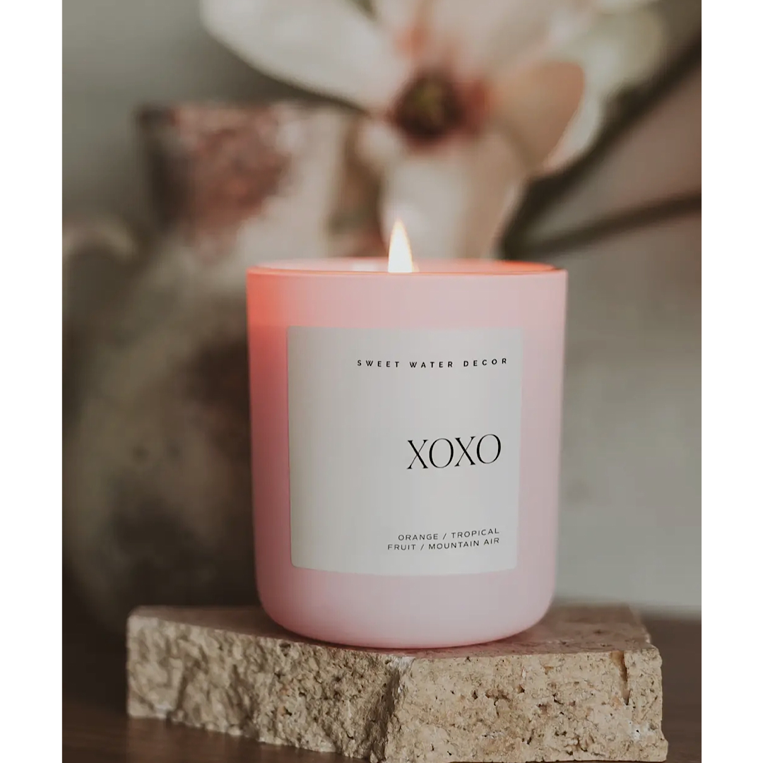 XOXO 15 OZ SOY CANDLE