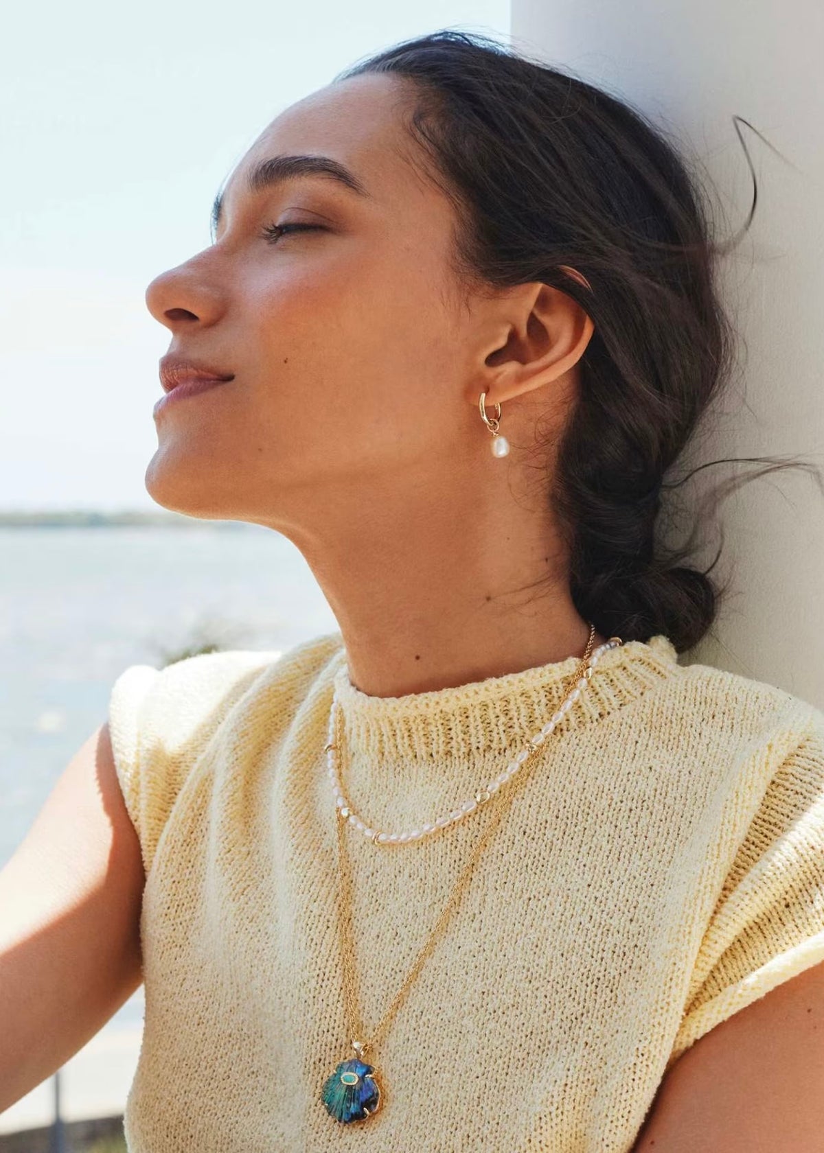 KENDRA SCOTT GABRIELLA PEARL STRAND NECKLACE - GOLD