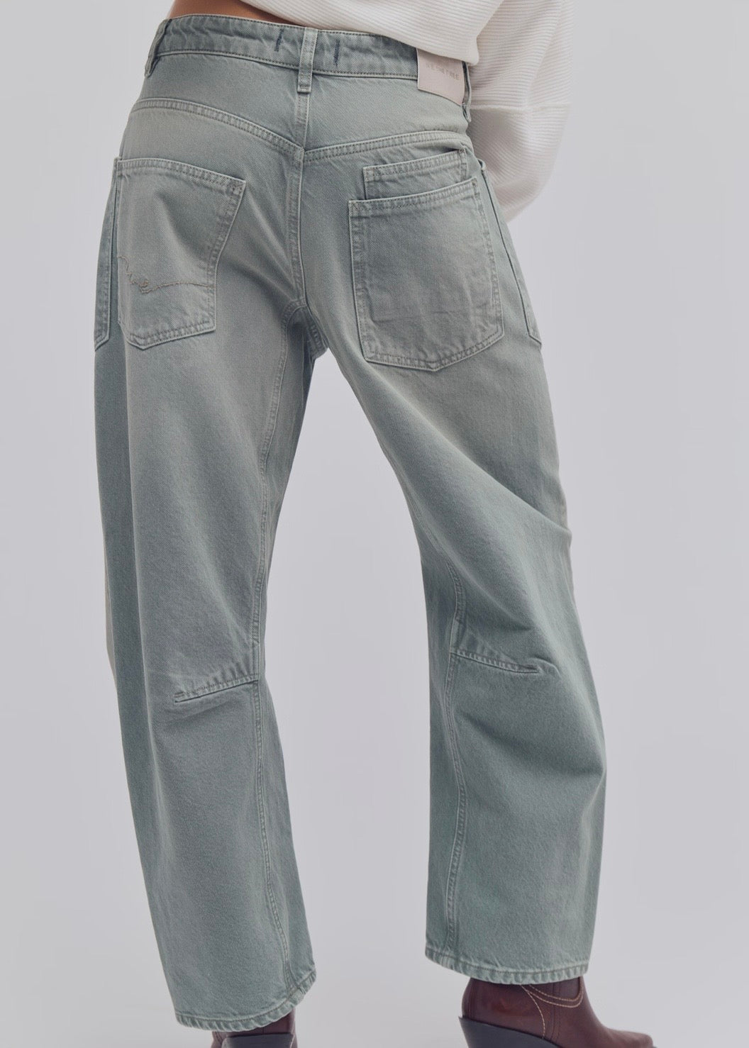 FREE PEOPLE MINIMALIST MOXIE BOYFRIEND - ALOE