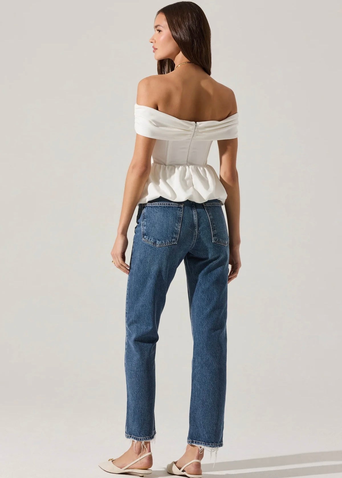 ASTR THE LABEL TENNILLE OFF SHOULDER PEPLUM TOP - WHITE