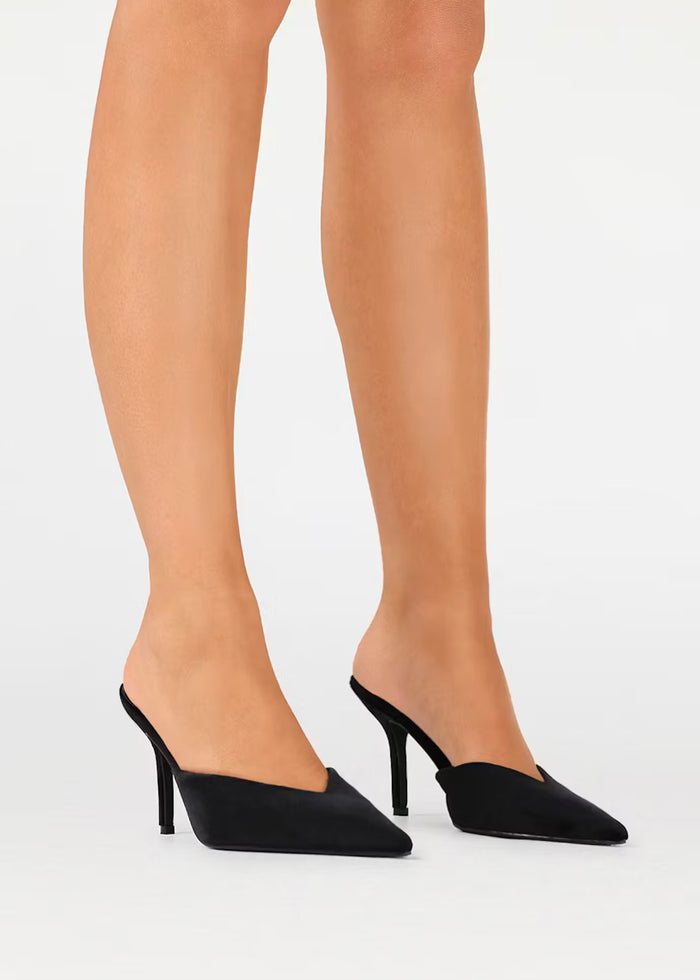 BILLINI KAREY KITTEN HEEL - BLACK VELVET