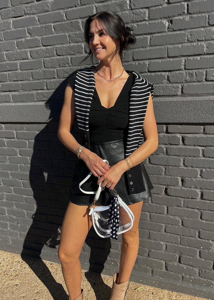 ASTR THE LABEL SAMARRA RUCHED TOP - BLACK