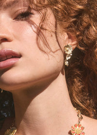KENDRA SCOTT CAILEY FLOWER GOLD STATEMENT EARRINGS