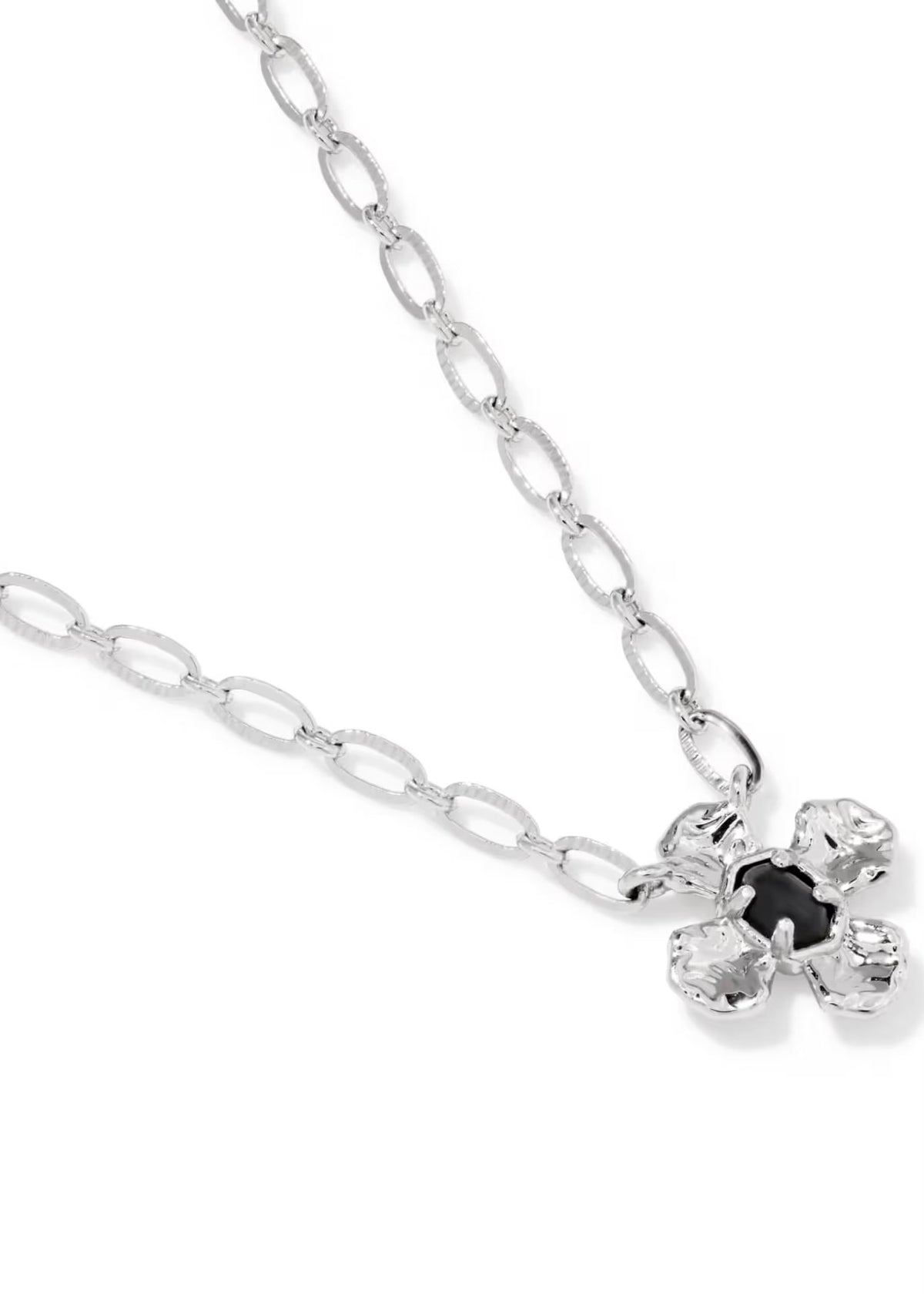 KENDRA SCOTT LEANNE SHORT PENDANT NECKLACE