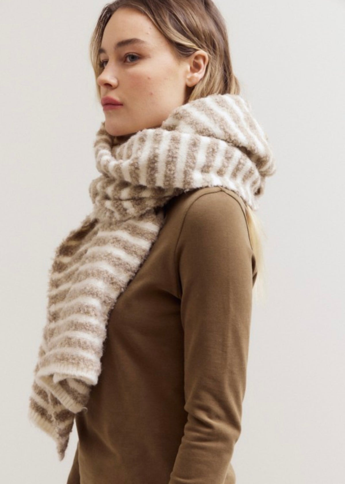 STRIPED KNITTED SCARF