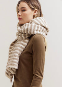 STRIPED KNITTED SCARF