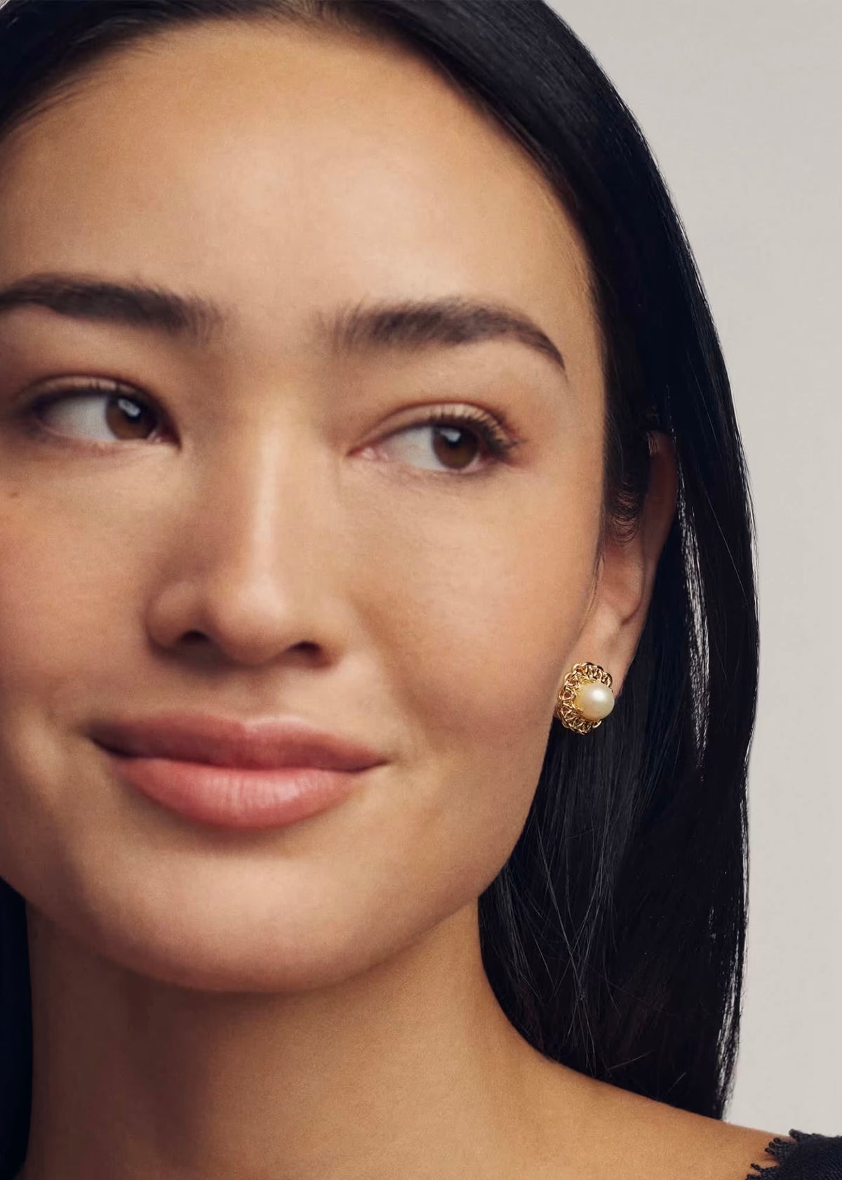 KENDRA SCOTT GABRIELLA PEARL STUD EARRINGS - GOLD