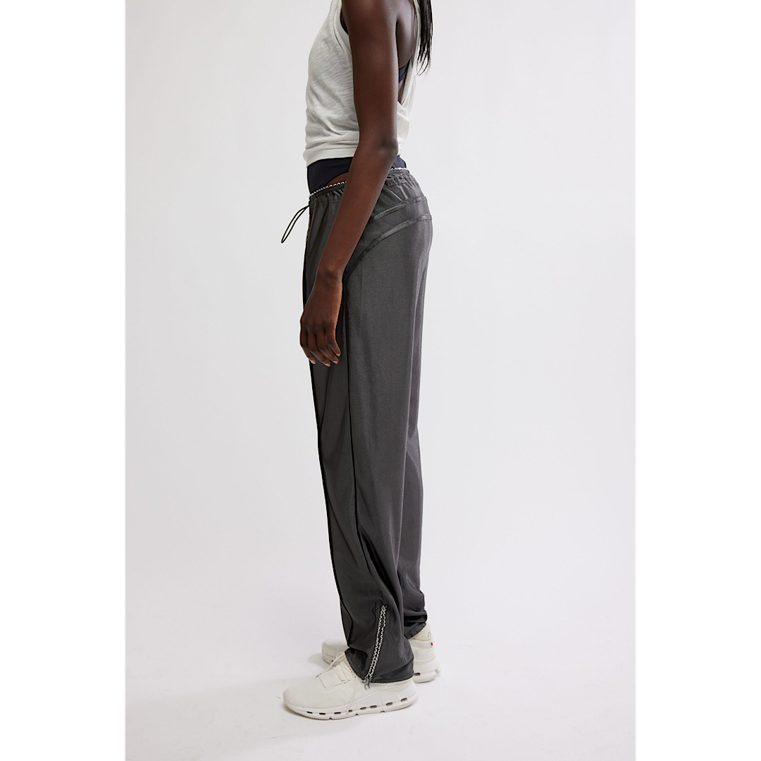 FREE PEOPLE MOVEMENT ROLL WITH IT PANT - GUN METAL