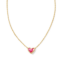 KENDRA SCOTT FRAMED ARI HEART SHORT PENDANT NECKLACE - GOLD AZALEA ILLUSION