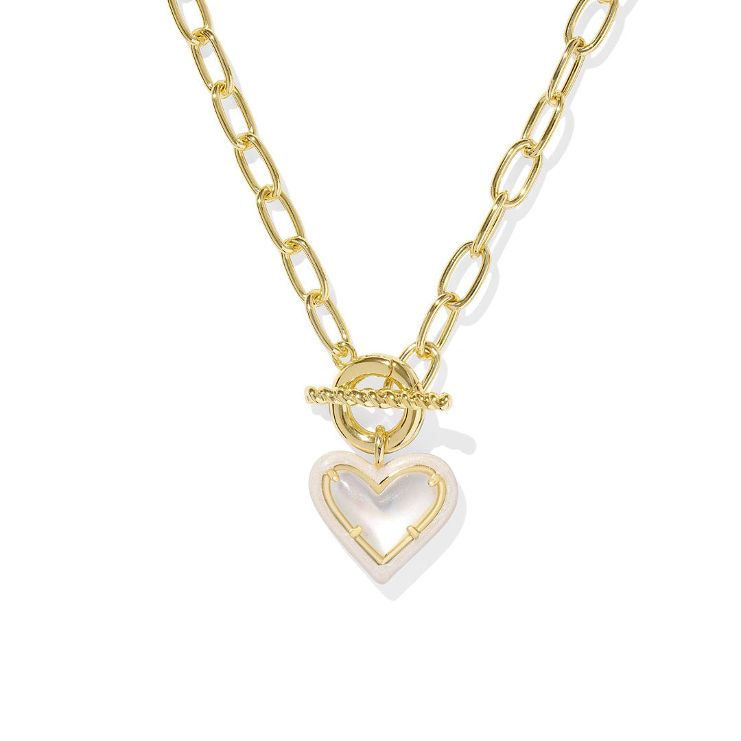 KENDRA SCOTT ARI HEART ENAMEL FRAME LINK AND CHAIN NECKLACE