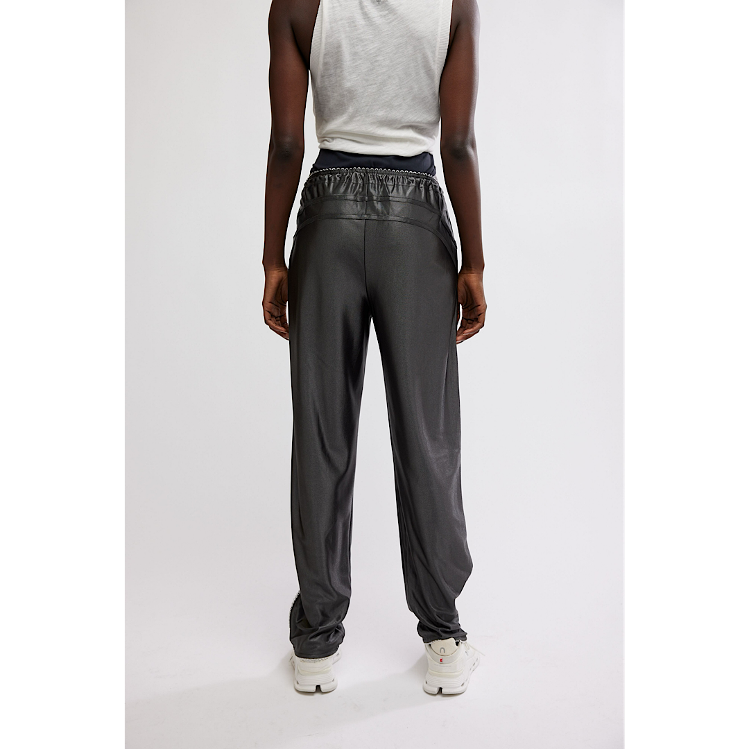 FREE PEOPLE MOVEMENT ROLL WITH IT PANT - GUN METAL