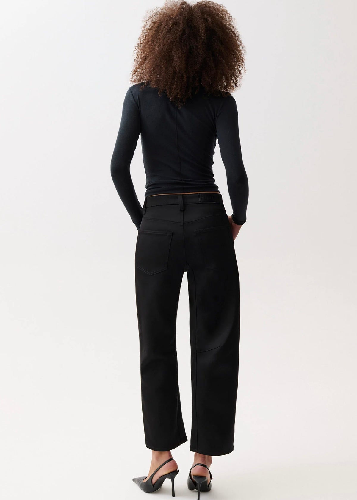 PISTOLA BEAU SEAMED CRESCENT LEG - BLACK SATIN